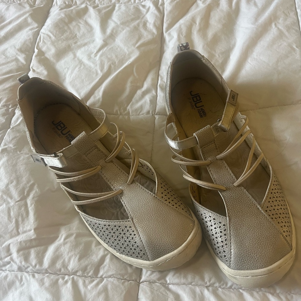 Jambu Women's Tan Loafers